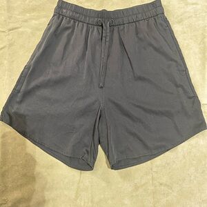 Lululemon Women’s lightweight casual athletic shorts size 6